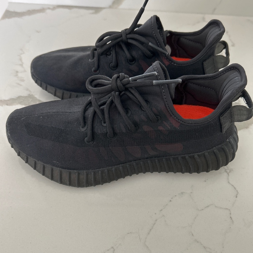 Yeezy V2 350s Black